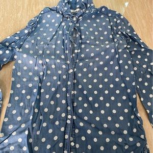 Blue and white dots